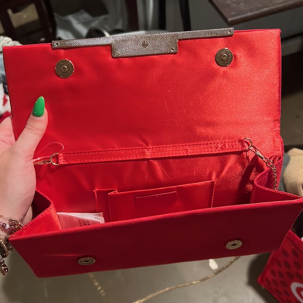 Basic red clutch - Picture 3 of 4